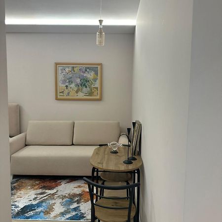 Home To Go Studio Apartament Тирана Экстерьер фото