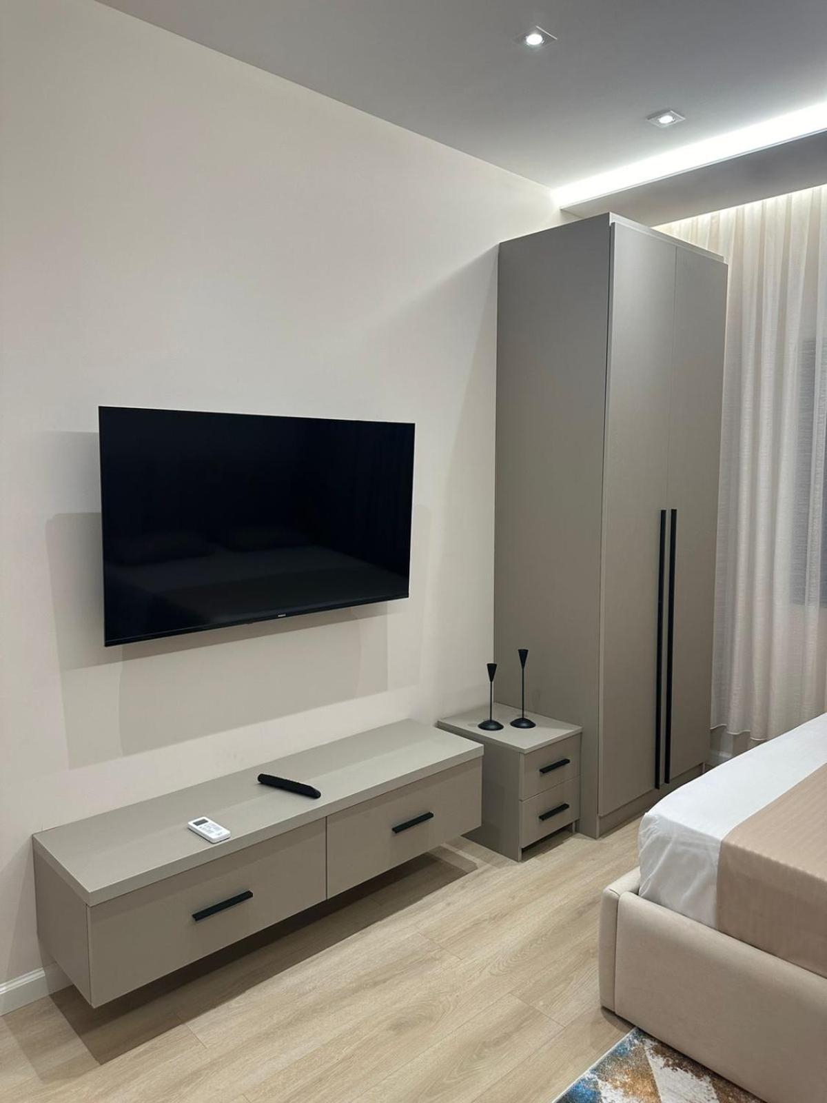 Home To Go Studio Apartament Тирана Экстерьер фото
