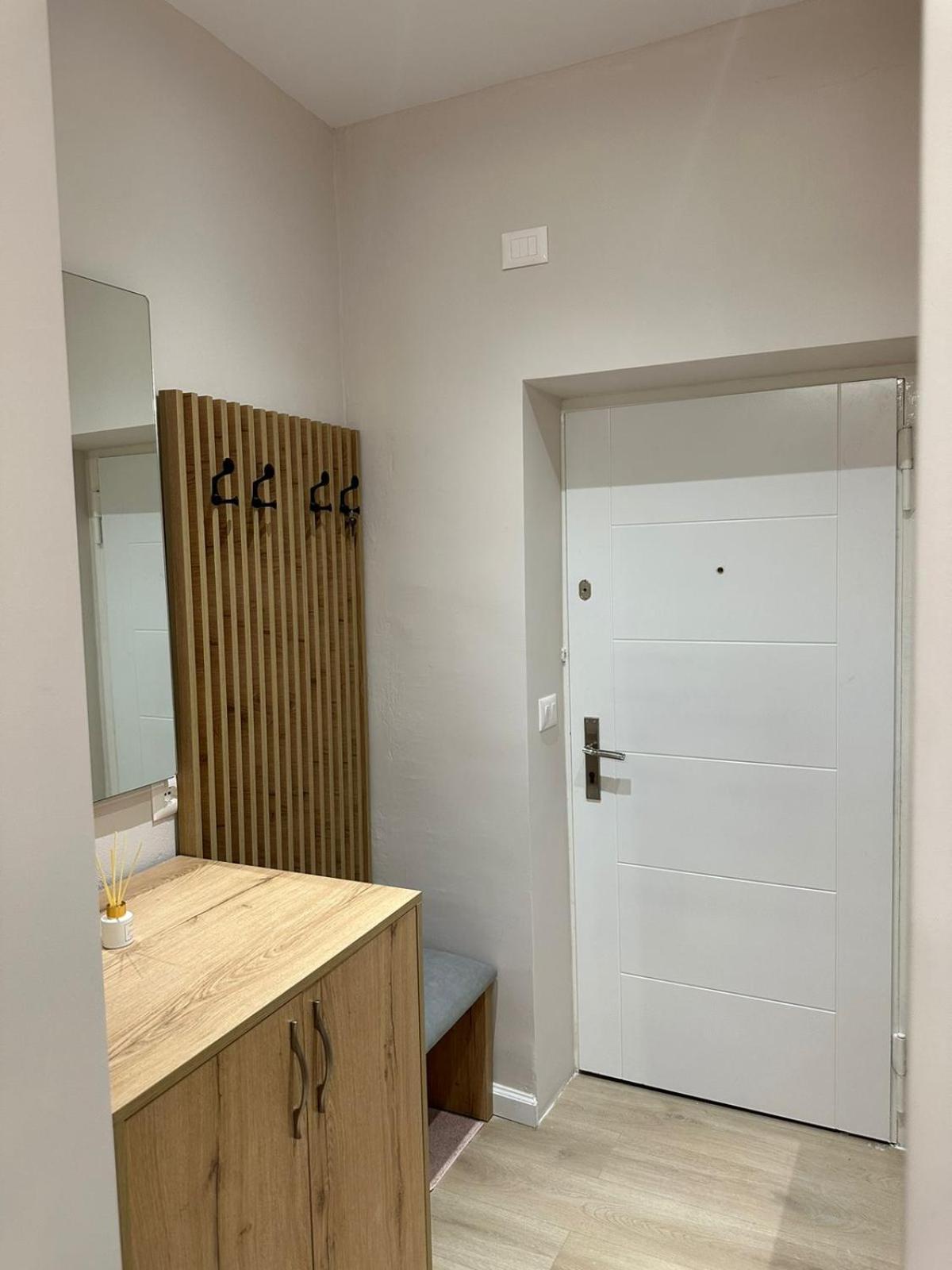 Home To Go Studio Apartament Тирана Экстерьер фото